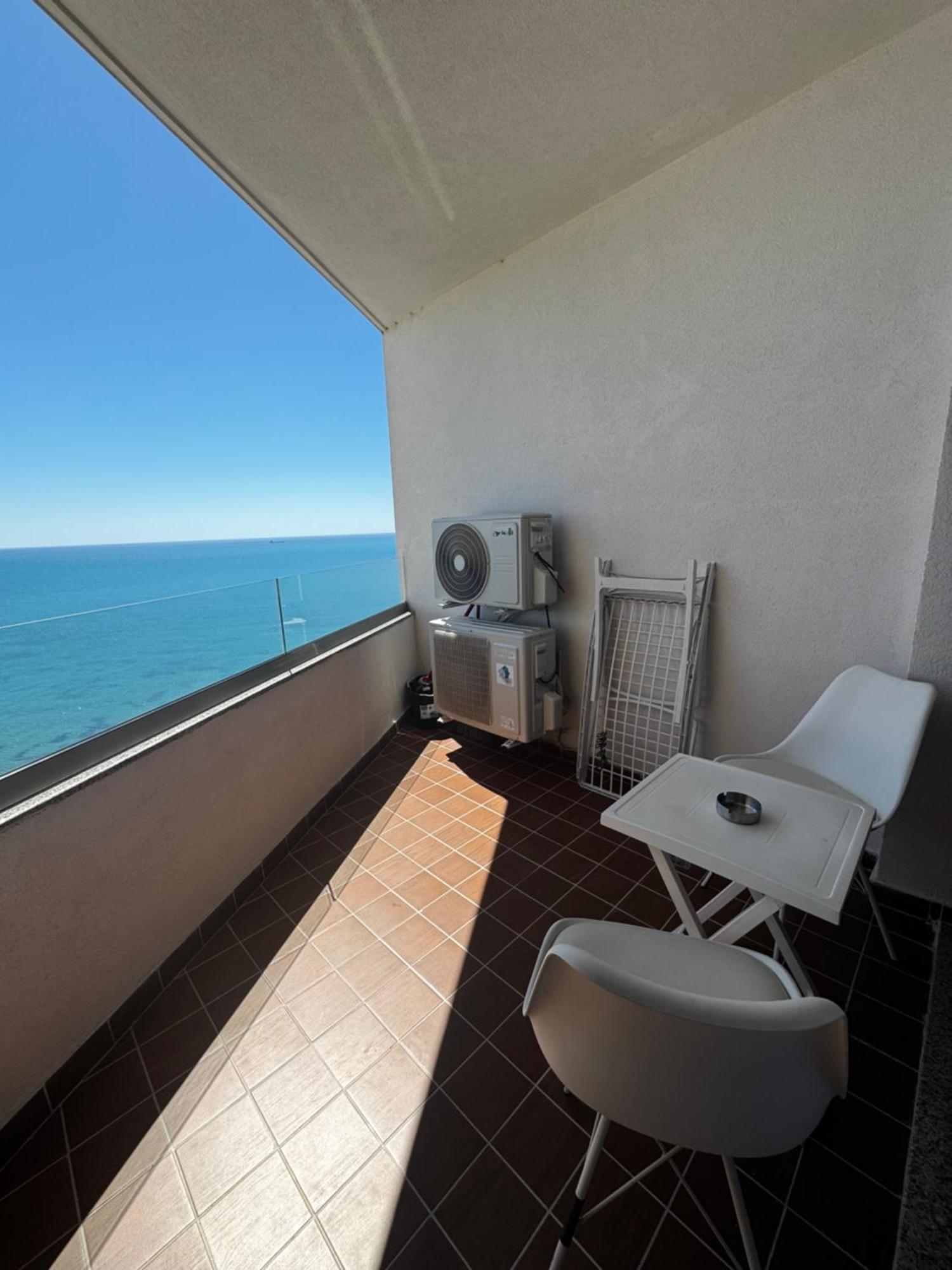 Sky & Sea View Luxury Apartments Durrës Exteriör bild